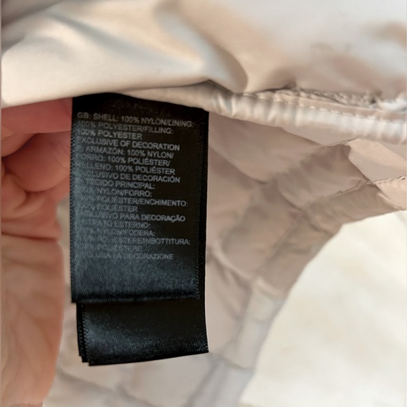 The North Face girls or boys sz M jacket.Perfect condition, worn a couple times. - Picture 5 of 13